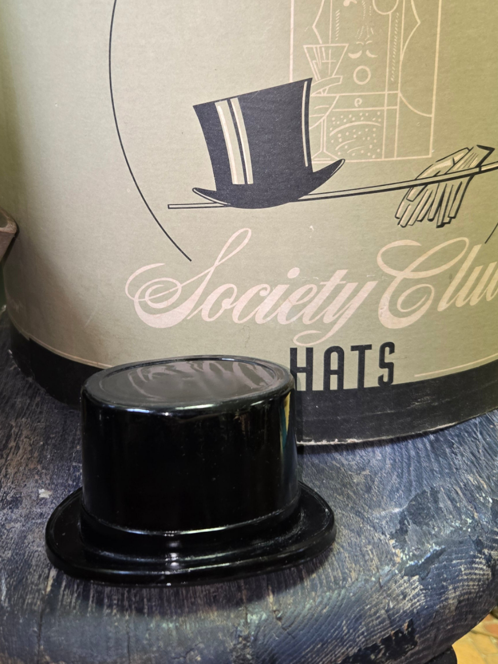 Dobbs Hat Company Ash Tray