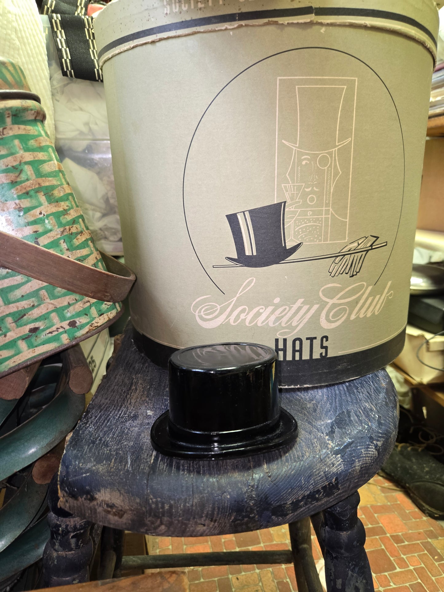 Dobbs Hat Company Ash Tray